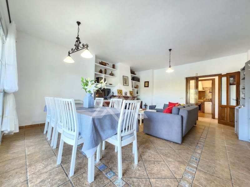 5 sypialnia Willa na sprzedaż w Marbella z basenem - 1 200 000 € (Ref: 8799859)