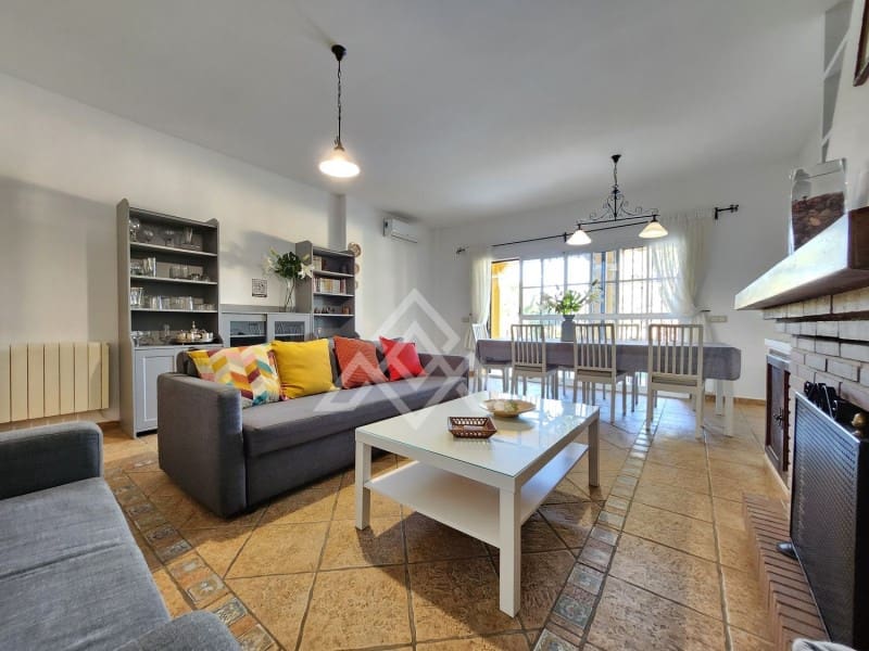 5 sypialnia Willa na sprzedaż w Marbella z basenem - 1 200 000 € (Ref: 8799859)