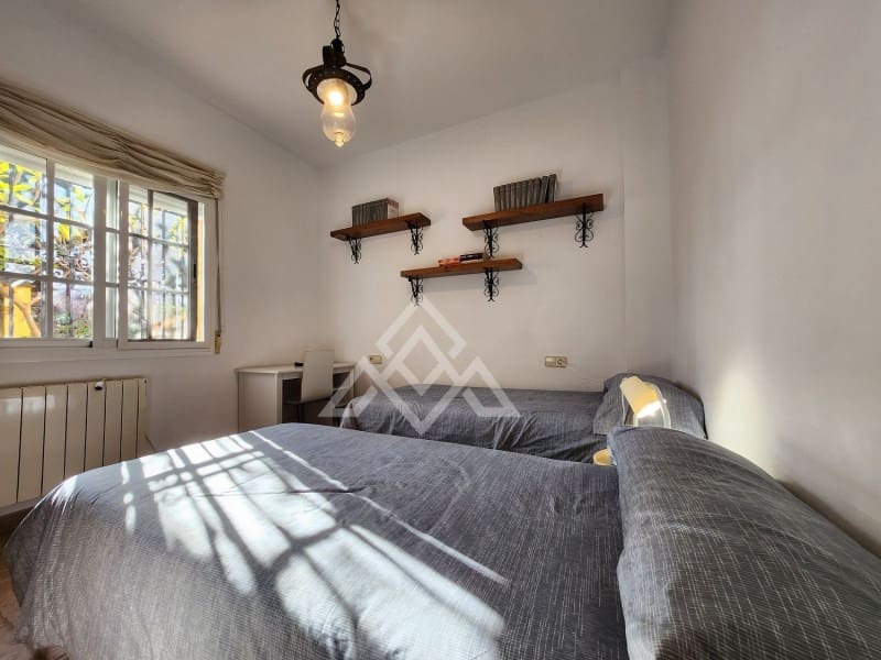 5 sypialnia Willa na sprzedaż w Marbella z basenem - 1 200 000 € (Ref: 8799859)