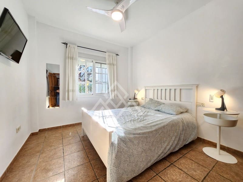 5 sypialnia Willa na sprzedaż w Marbella z basenem - 1 200 000 € (Ref: 8799859)