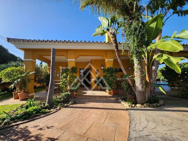 5 sypialnia Willa na sprzedaż w Santa Clara, Marbella z basenem - 1 200 000 € (Ref: 8799859)