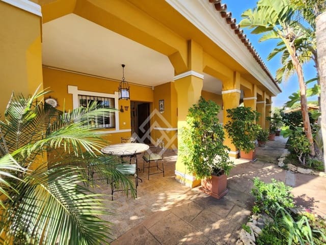 5 sypialnia Willa na sprzedaż w Santa Clara, Marbella z basenem - 1 200 000 € (Ref: 8799859)