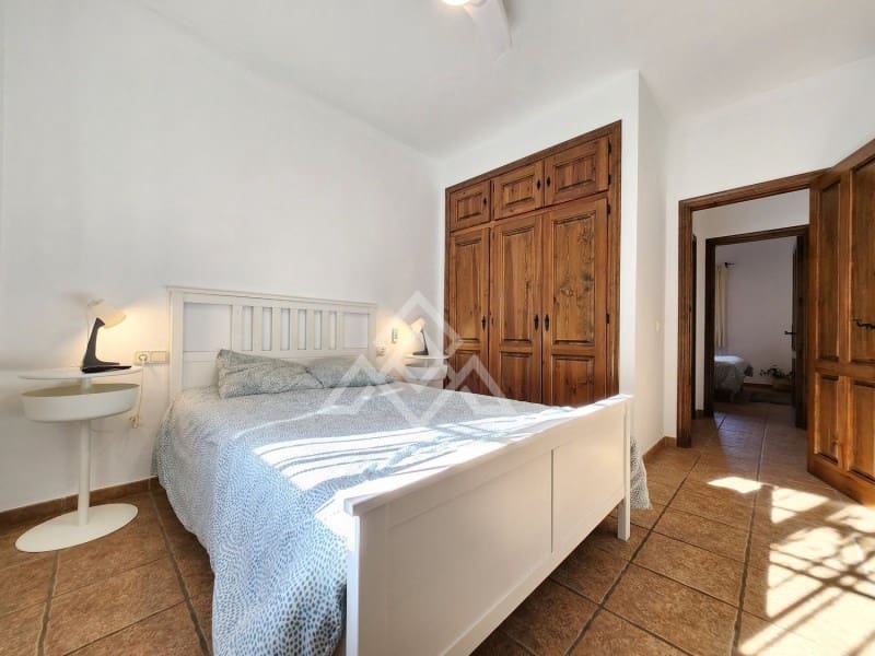 5 sypialnia Willa na sprzedaż w Marbella z basenem - 1 200 000 € (Ref: 8799859)