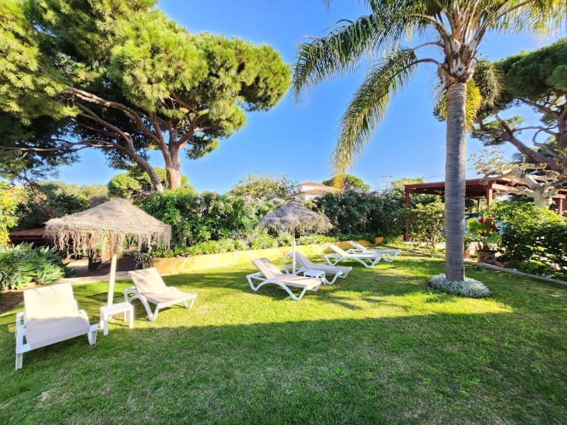 5 sypialnia Willa na sprzedaż w Marbella z basenem - 1 200 000 € (Ref: 8799859)