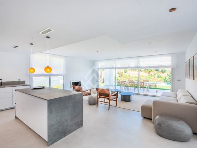 3 soverom Villa til salgs i Ojen med garasje - € 1 600 000 (Ref: 8884381)