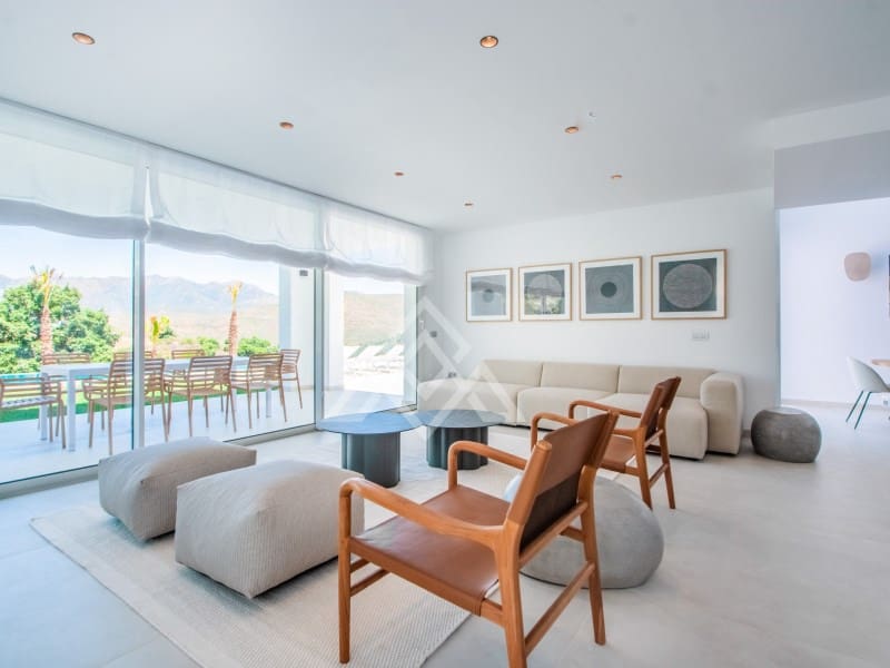 Chalet de 3 habitaciones en Ojen en venta con garaje - 1.600.000 € (Ref: 8884381)