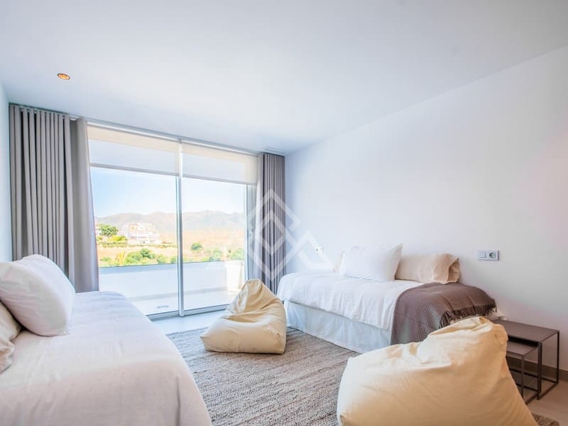 Chalet de 3 habitaciones en Ojen en venta con garaje - 1.600.000 € (Ref: 8884381)