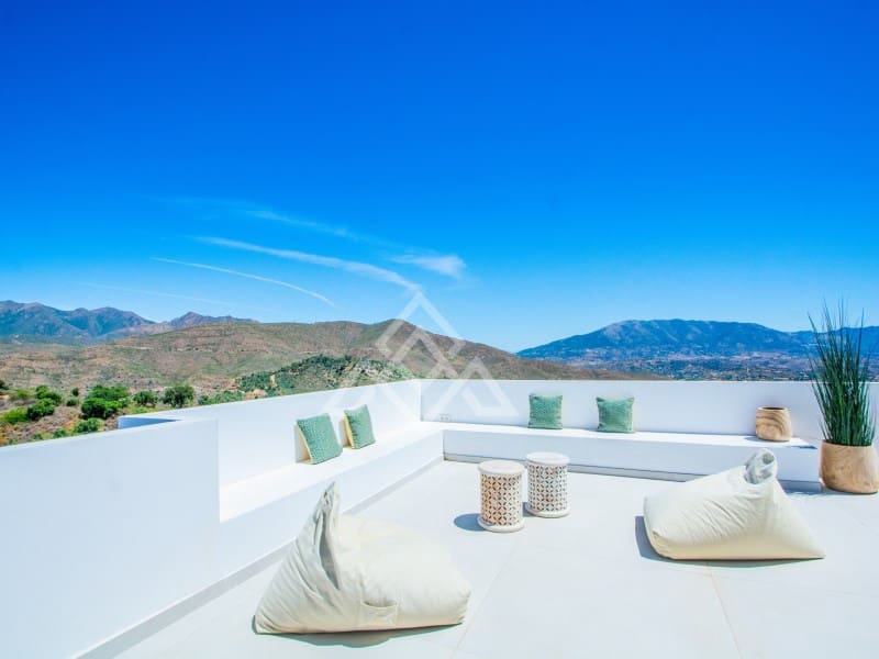 Chalet de 3 habitaciones en Ojen en venta con garaje - 1.600.000 € (Ref: 8884381)