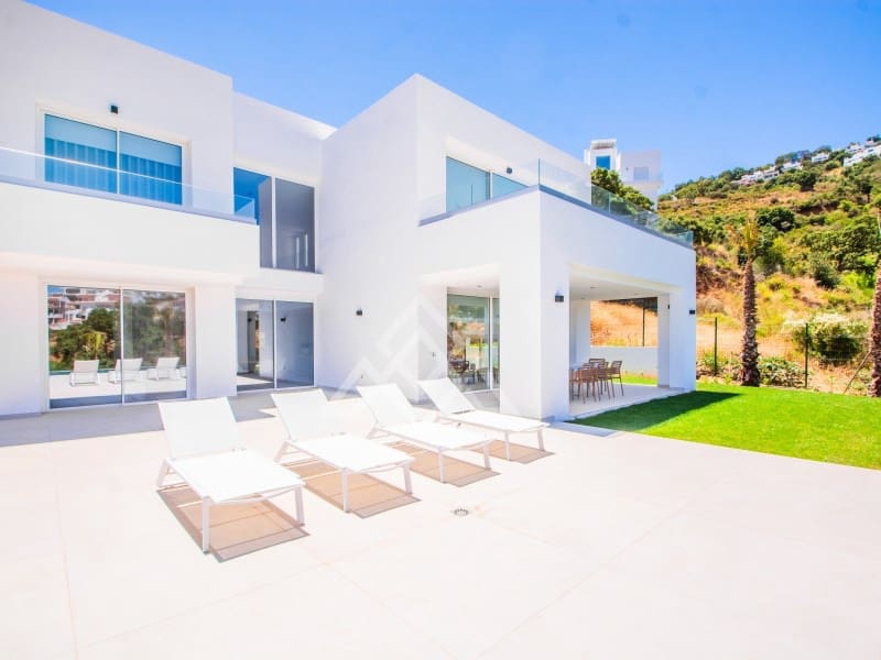 Chalet de 3 habitaciones en Ojen en venta con garaje - 1.600.000 € (Ref: 8884381)