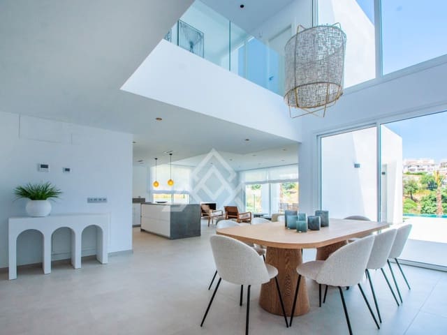 3 soverom Villa til salgs i Ojen med garasje - € 1 600 000 (Ref: 8884381)