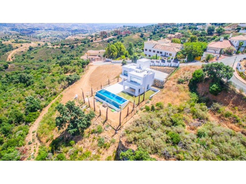 Chalet de 3 habitaciones en Ojen en venta con garaje - 1.600.000 € (Ref: 8884381)