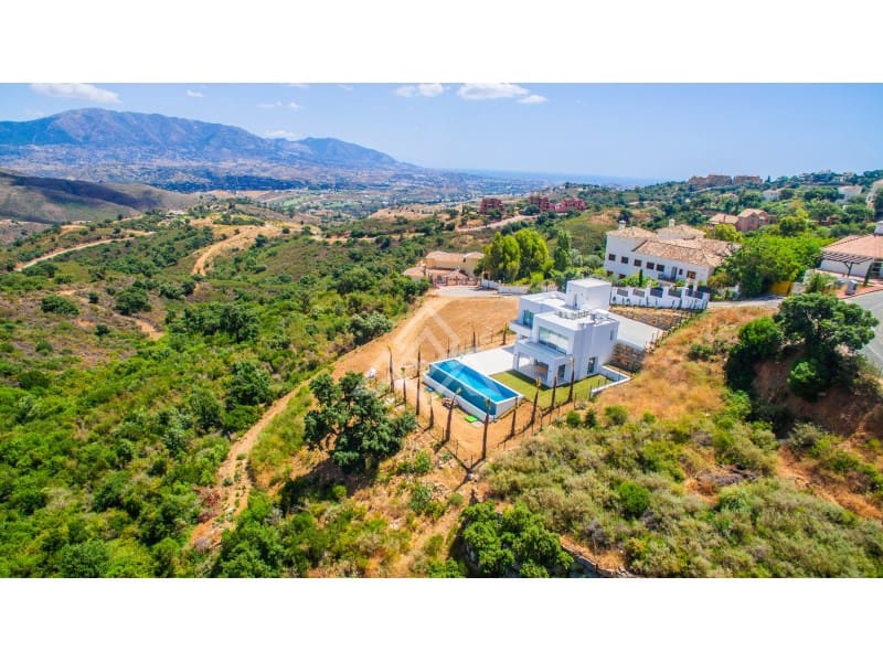 Chalet de 3 habitaciones en Ojen en venta con garaje - 1.600.000 € (Ref: 8884381)