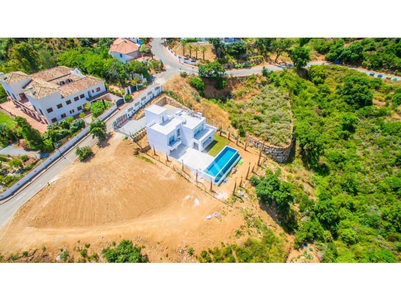 Chalet de 3 habitaciones en Ojen en venta con garaje - 1.600.000 € (Ref: 8884381)