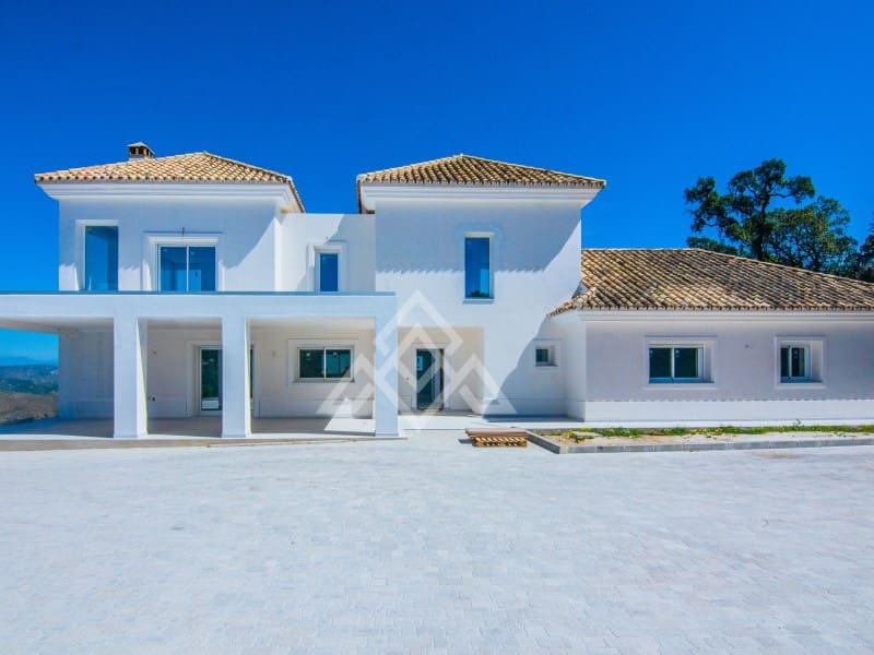 4 bedroom Villa for sale in Ojen with garage - € 2,195,000 (Ref: 8884382)