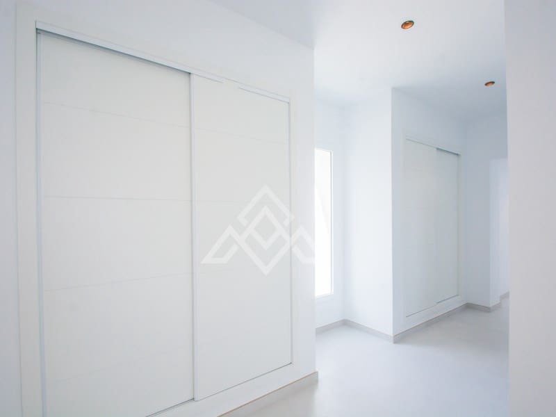 4 bedroom Villa for sale in Ojen with garage - € 2,195,000 (Ref: 8884382)