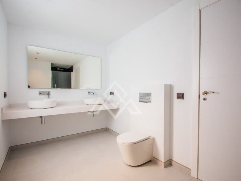 4 bedroom Villa for sale in Ojen with garage - € 2,195,000 (Ref: 8884382)