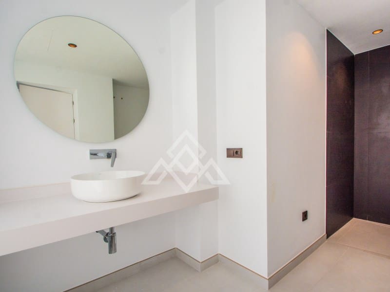 4 bedroom Villa for sale in Ojen with garage - € 2,195,000 (Ref: 8884382)