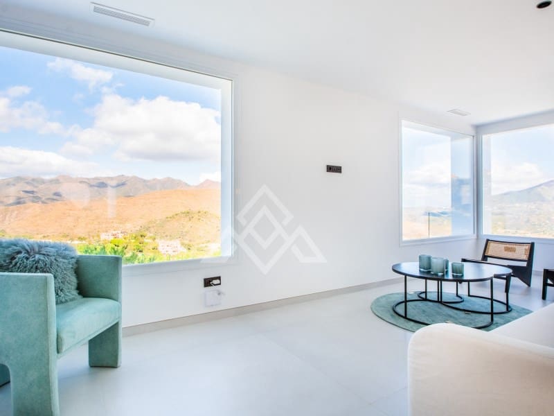 4 bedroom Villa for sale in Ojen with garage - € 2,195,000 (Ref: 8884382)