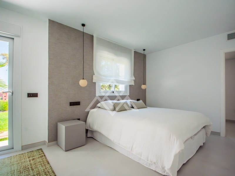 4 bedroom Villa for sale in Ojen with garage - € 2,195,000 (Ref: 8884382)