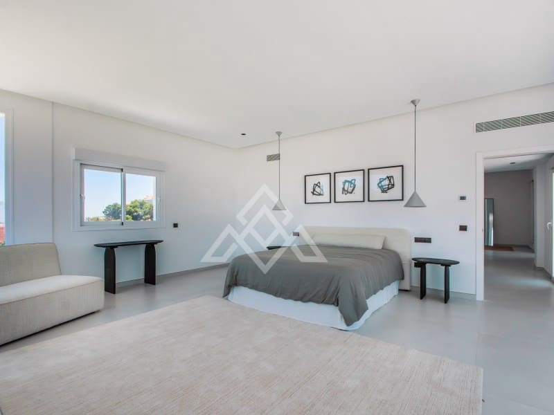 4 bedroom Villa for sale in Ojen with garage - € 2,195,000 (Ref: 8884382)