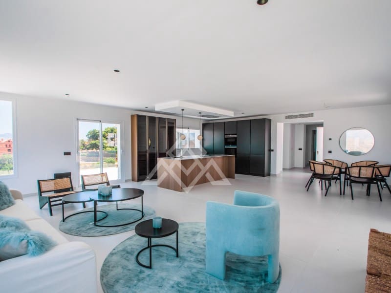 4 bedroom Villa for sale in Ojen with garage - € 2,195,000 (Ref: 8884382)