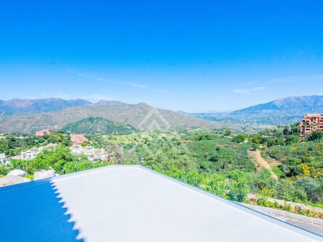 4 bedroom Villa for sale in Ojen with garage - € 2,195,000 (Ref: 8884382)