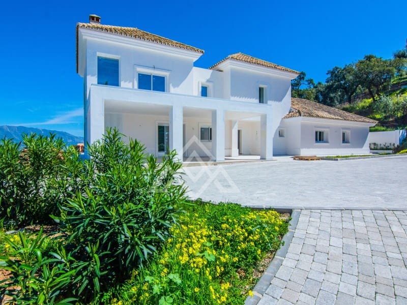 4 bedroom Villa for sale in Ojen with garage - € 2,195,000 (Ref: 8884382)