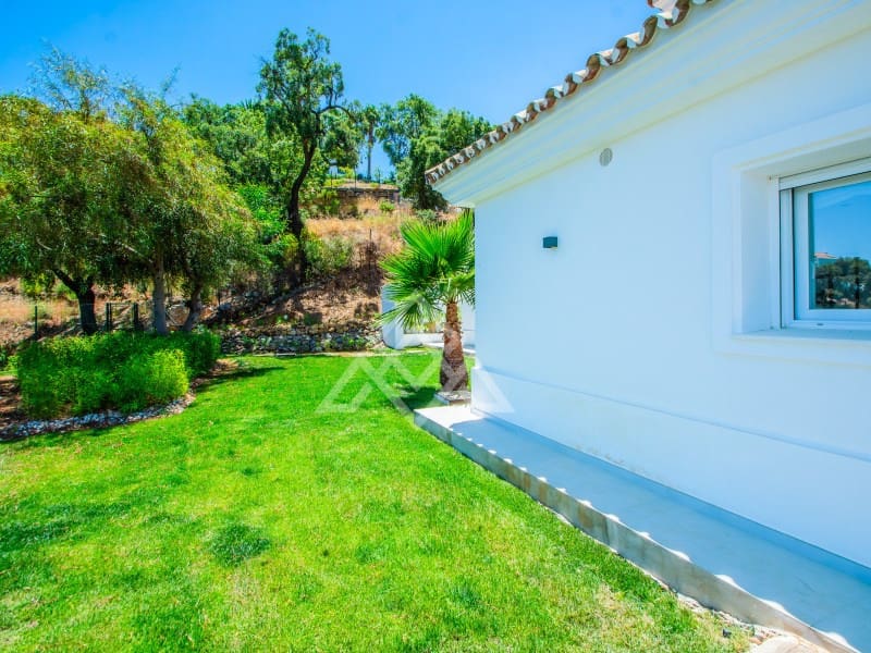 4 bedroom Villa for sale in Ojen with garage - € 2,195,000 (Ref: 8884382)