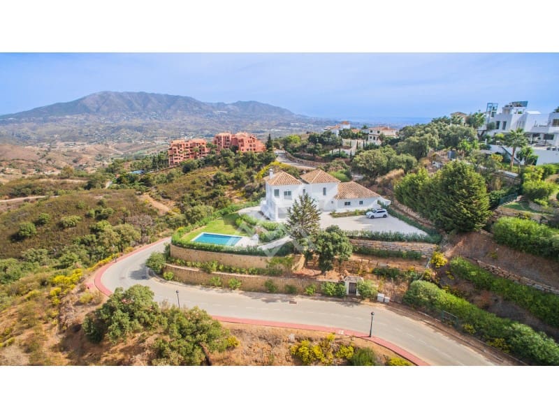 4 bedroom Villa for sale in Ojen with garage - € 2,195,000 (Ref: 8884382)