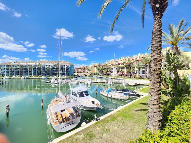 2 bedroom Apartment for sale in Sotogrande with garage - € 550,000 (Ref: 8902488)