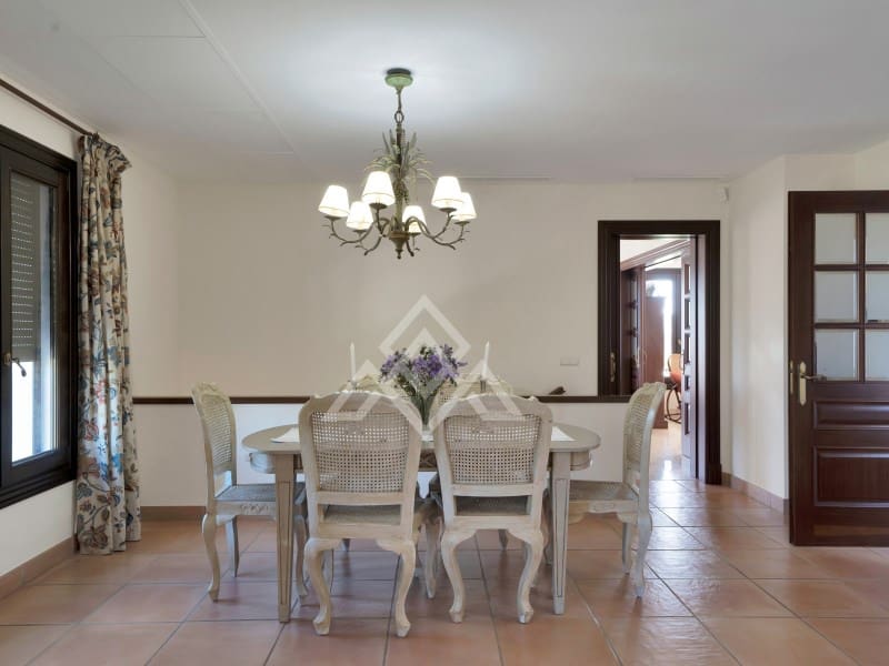 Chalet de 5 habitaciones en Benahavís en venta con garaje - 3.995.000 € (Ref: 8915645)