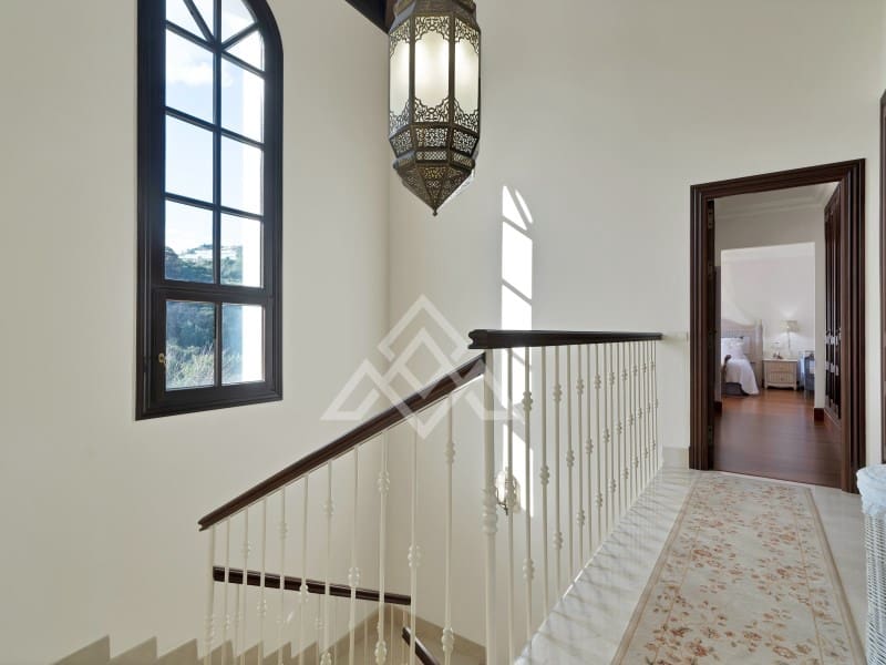 Chalet de 5 habitaciones en Benahavís en venta con garaje - 3.995.000 € (Ref: 8915645)