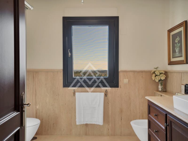 Chalet de 5 habitaciones en Benahavís en venta con garaje - 3.995.000 € (Ref: 8915645)