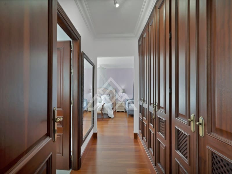 Chalet de 5 habitaciones en Benahavís en venta con garaje - 3.995.000 € (Ref: 8915645)