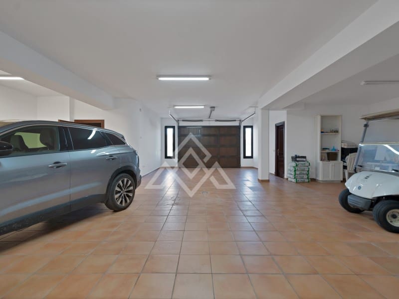 Chalet de 5 habitaciones en Benahavís en venta con garaje - 3.995.000 € (Ref: 8915645)