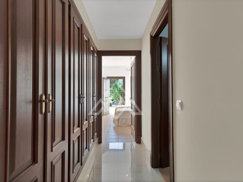 Chalet de 5 habitaciones en Benahavís en venta con garaje - 3.995.000 € (Ref: 8915645)