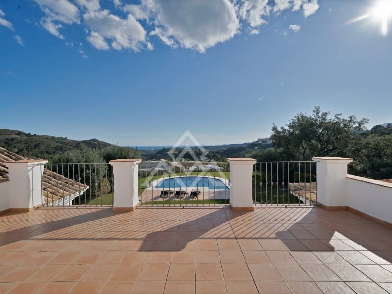 Chalet de 5 habitaciones en Benahavís en venta con garaje - 3.995.000 € (Ref: 8915645)