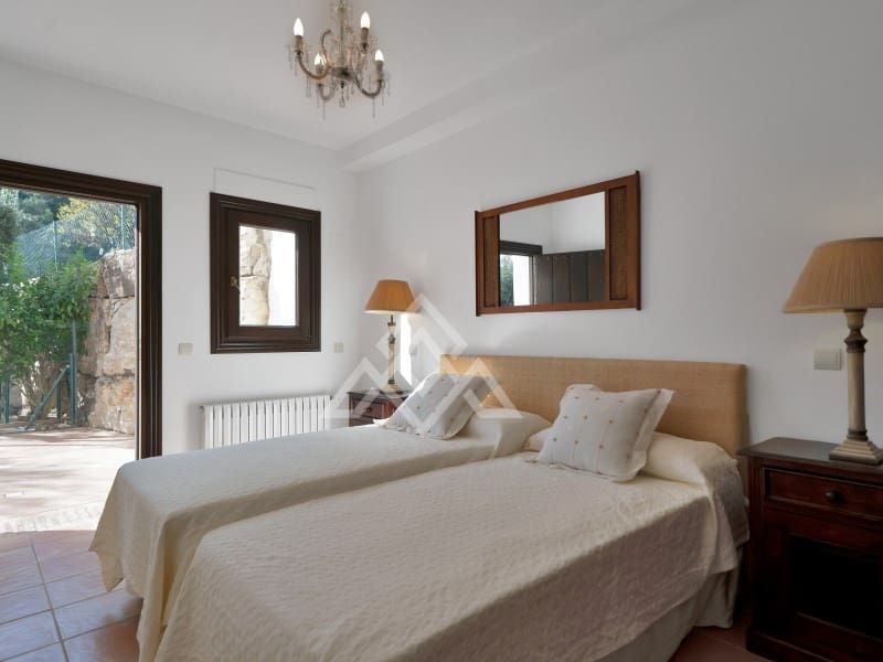 Chalet de 5 habitaciones en Benahavís en venta con garaje - 3.995.000 € (Ref: 8915645)