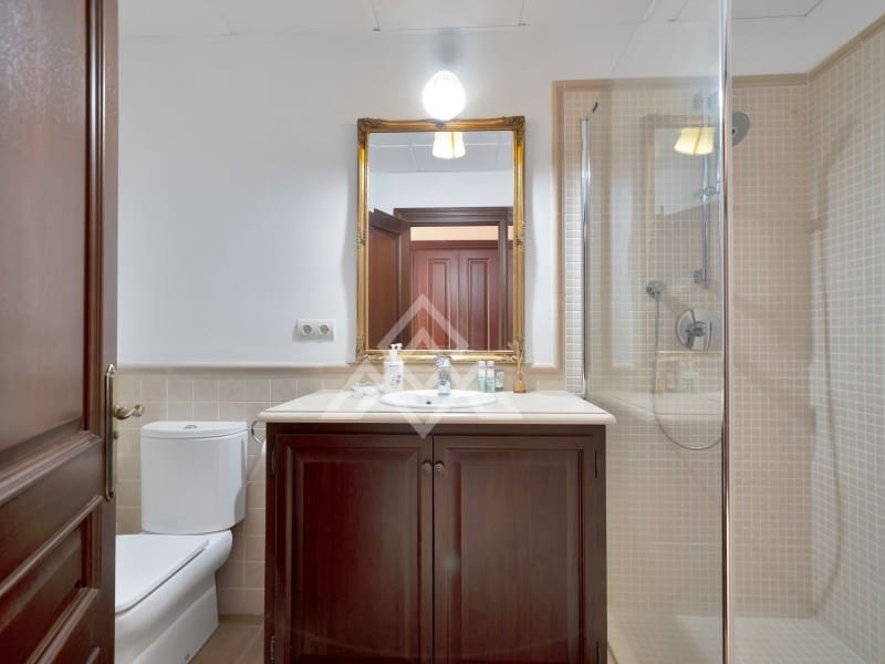 Chalet de 5 habitaciones en Benahavís en venta con garaje - 3.995.000 € (Ref: 8915645)