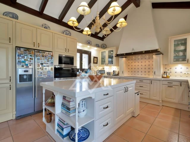 Chalet de 5 habitaciones en Montemayor - Marbella Club, Benahavís en venta con garaje - 3.995.000 € (Ref: 8915645)