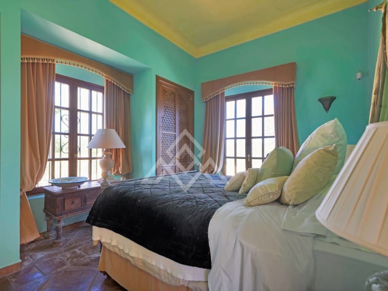 17 sypialnia Willa na sprzedaż w New Golden Mile z garażem - 34 000 000 € (Ref: 8941547)