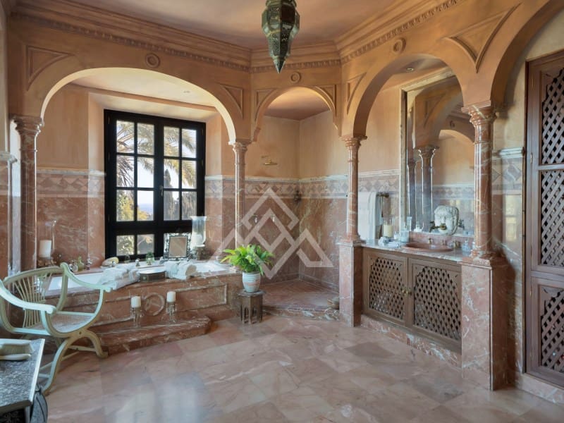 17 sypialnia Willa na sprzedaż w New Golden Mile z garażem - 34 000 000 € (Ref: 8941547)