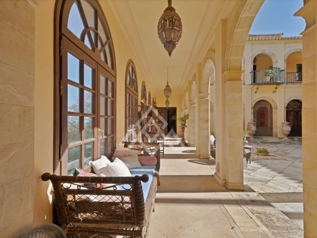 17 sypialnia Willa na sprzedaż w La Concha - Resina Golf, Estepona z garażem - 34 000 000 € (Ref: 8941547)