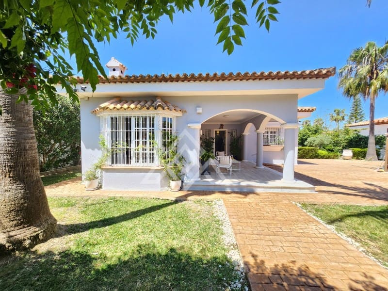 3 soverom Villa til salgs i Chiclana de la Frontera med garasje - € 800 000 (Ref: 8954662)