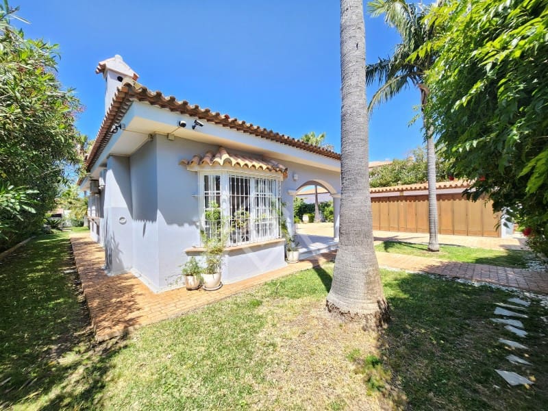 3 soverom Villa til salgs i Chiclana de la Frontera med garasje - € 800 000 (Ref: 8954662)