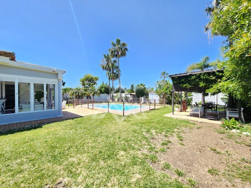 3 soverom Villa til salgs i Chiclana de la Frontera med garasje - € 800 000 (Ref: 8954662)