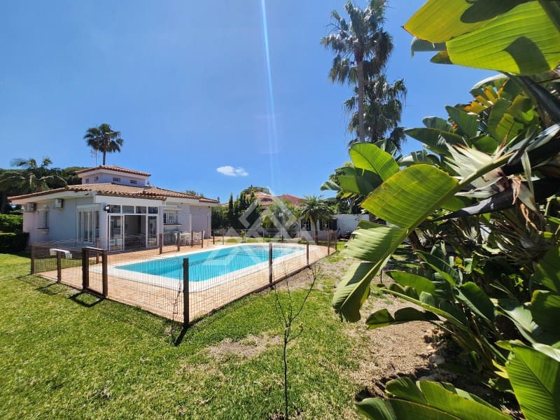 3 soverom Villa til salgs i Chiclana de la Frontera med garasje - € 800 000 (Ref: 8954662)