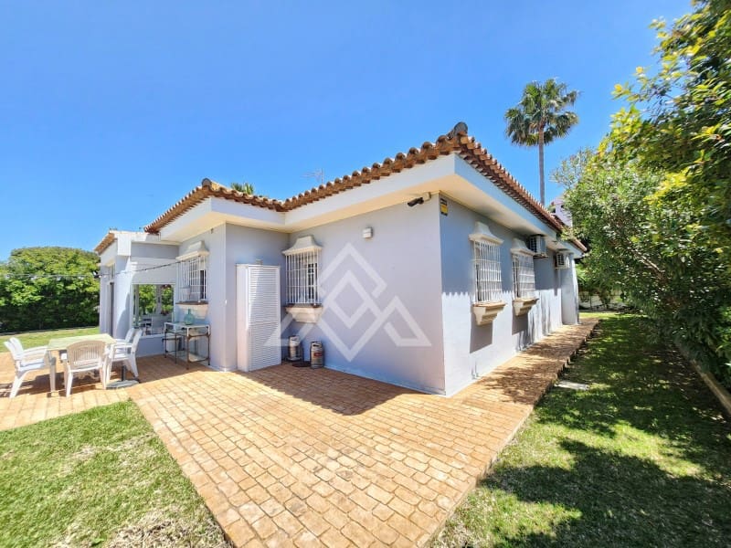 3 soverom Villa til salgs i Chiclana de la Frontera med garasje - € 800 000 (Ref: 8954662)