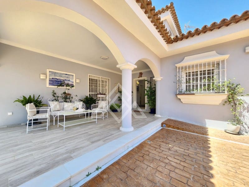 3 soverom Villa til salgs i Chiclana de la Frontera med garasje - € 800 000 (Ref: 8954662)