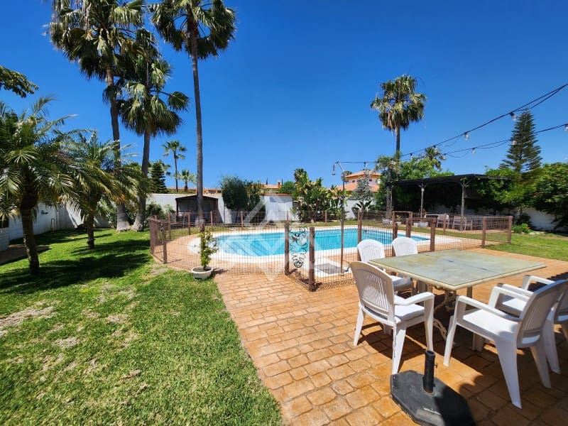 3 soverom Villa til salgs i Chiclana de la Frontera med garasje - € 800 000 (Ref: 8954662)